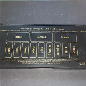 Kat Von D Makeup - Kat Von D shade and light eyeshadow palette Kat Von D Makeup - Kat Von D shade and light eyeshadow palette
